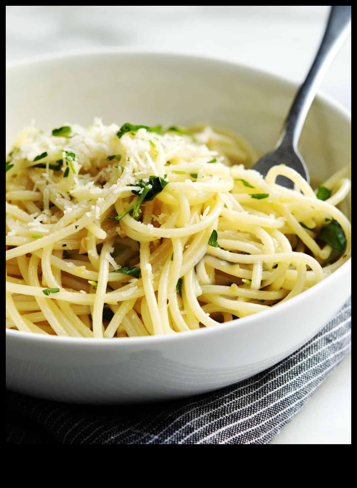 Satisfying Simplicity: Classic Tomato Basil Spaghetti