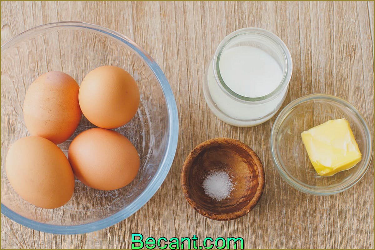Les ingrédients pour les œufs brouillés.