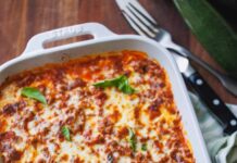Traditional Italian dish made with layers of cheese and meat sauce and without pasta ribbons